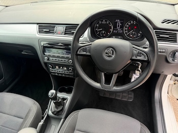Used Skoda Rapid 2014 for sale - 79314279: Photo