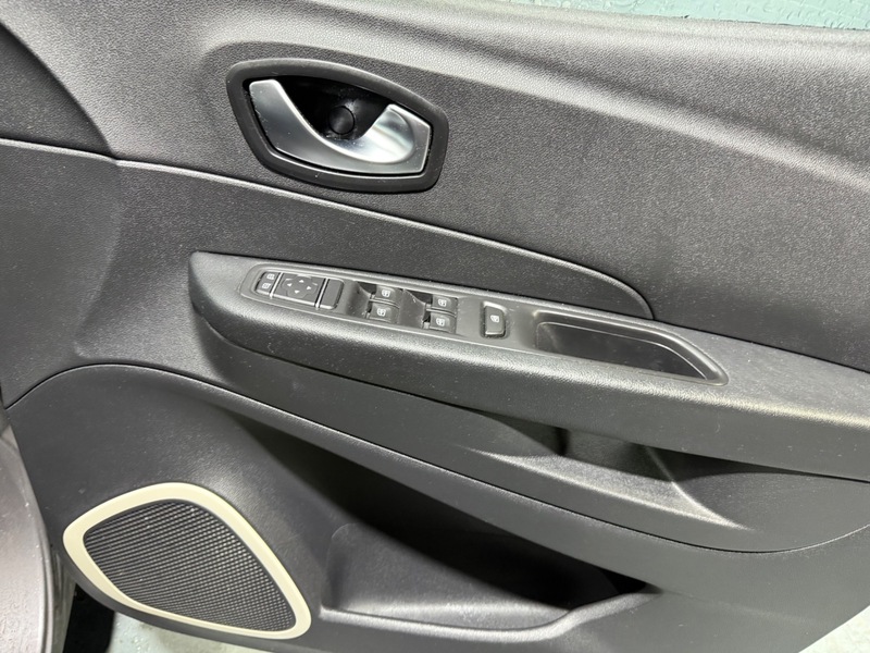 Used Renault Captur 2018 for sale - 76740889: Photo 14