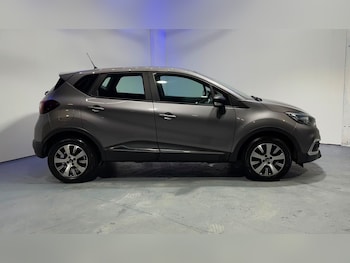Used Renault Captur 2018 for sale - 76740889: Photo