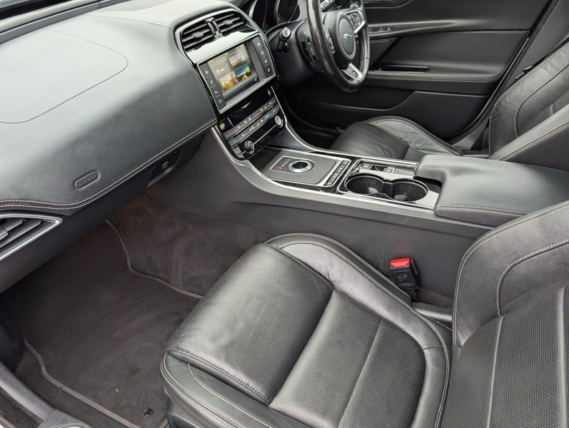 Used Jaguar XE 2016 for sale - 76510464: Photo 13