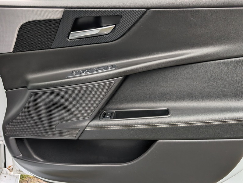 Used Jaguar XE 2016 for sale - 76510464: Photo 18