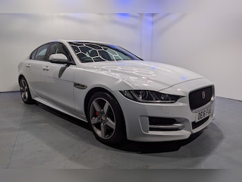 Used Jaguar XE 2016 for sale - 76510464: Photo