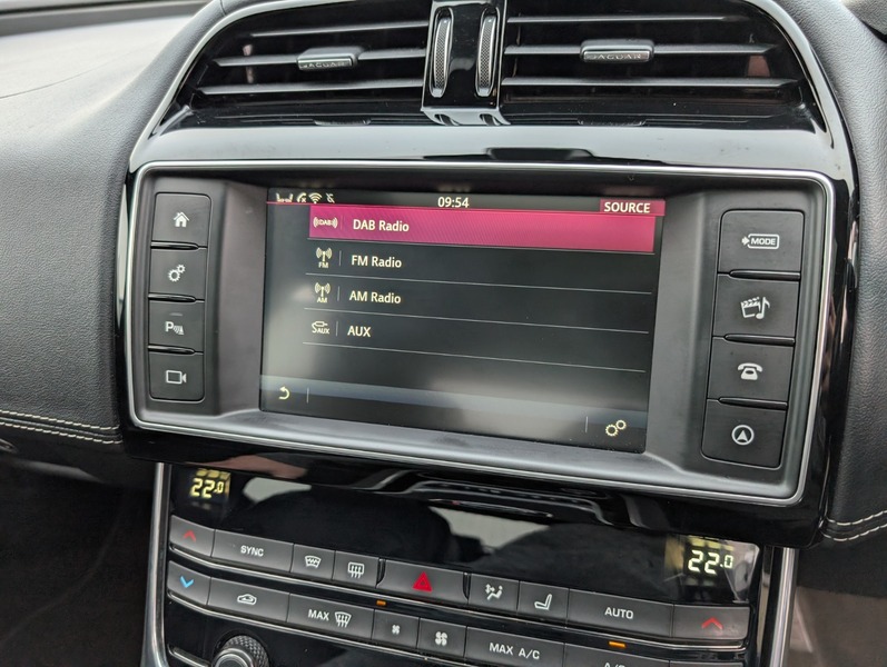 Used Jaguar XE 2016 for sale - 76510464: Photo 24