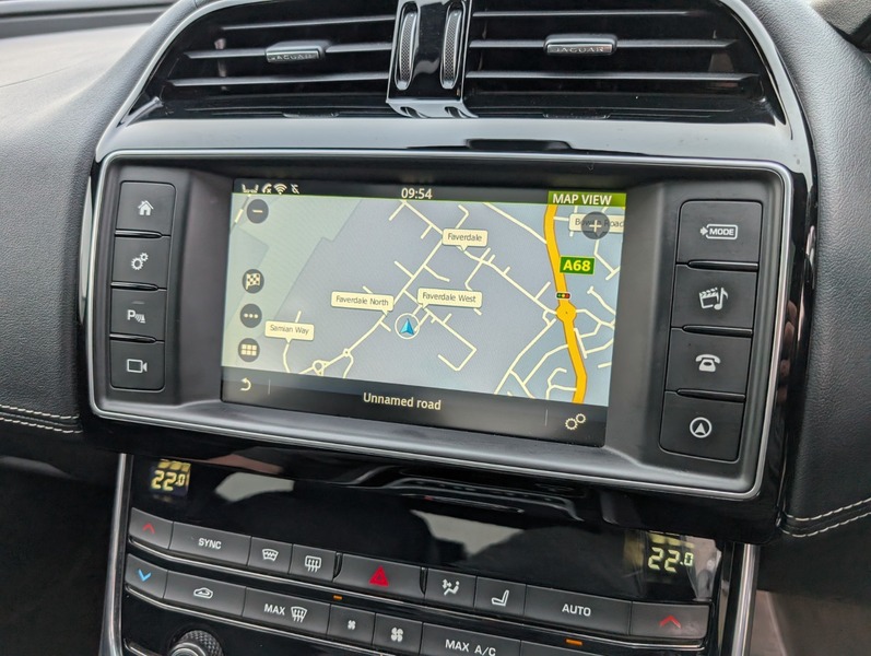 Used Jaguar XE 2016 for sale - 76510464: Photo 25