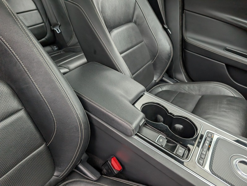 Used Jaguar XE 2016 for sale - 76510464: Photo 28