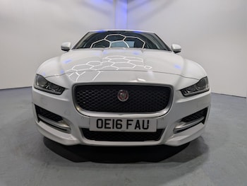 Used Jaguar XE 2016 for sale - 76510464: Photo