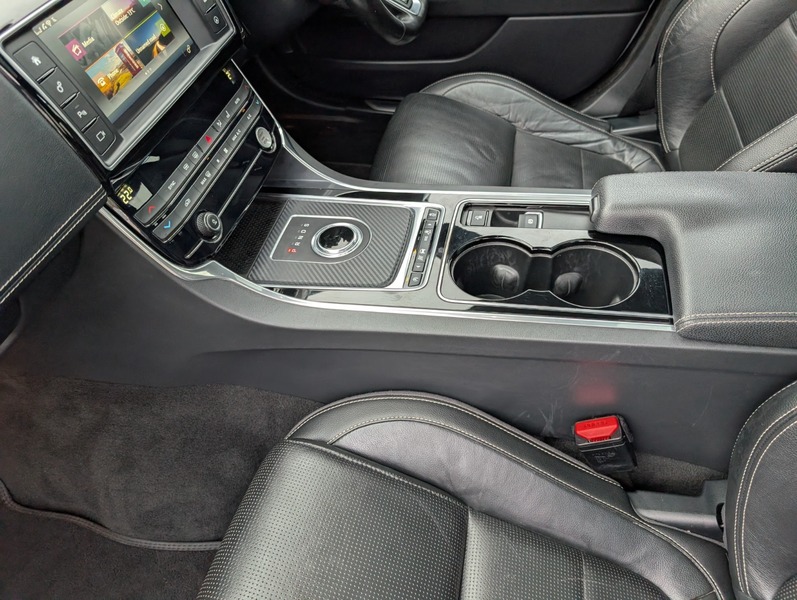 Used Jaguar XE 2016 for sale - 76510464: Photo 35