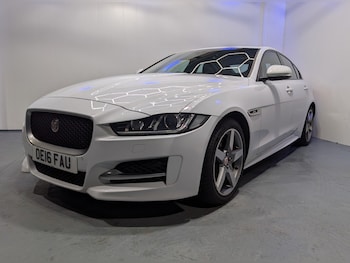 Used Jaguar XE 2016 for sale - 76510464: Photo
