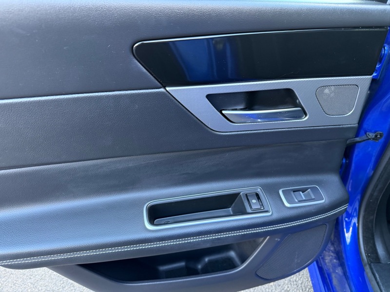 Used Jaguar XF 2019 for sale - 76836733: Photo 24