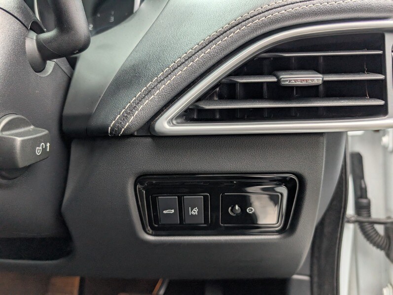 Used Jaguar XE 2016 for sale - 78045261: Photo 19