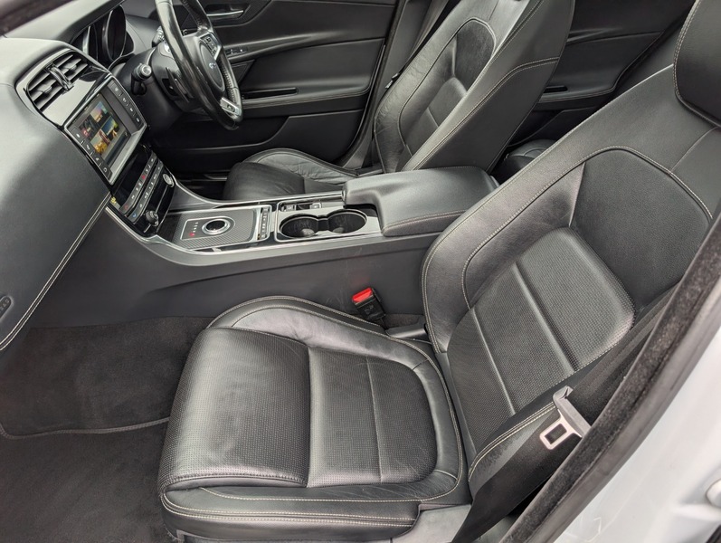 Used Jaguar XE 2016 for sale - 78045261: Photo 23
