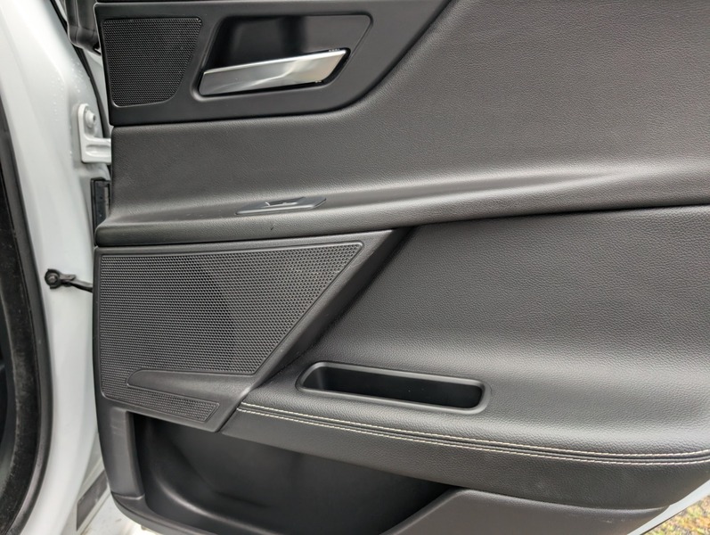 Used Jaguar XE 2016 for sale - 78045261: Photo 29