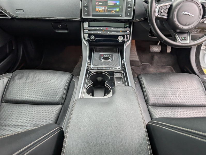 Used Jaguar XE 2016 for sale - 78045261: Photo 30