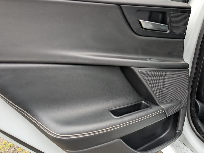 Used Jaguar XE 2016 for sale - 78045261: Photo 33