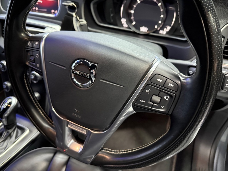 Used Volvo V40 2017 for sale - 76057165: Photo 13