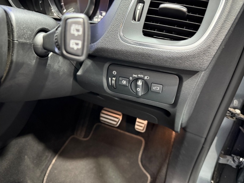 Used Volvo V40 2017 for sale - 76057165: Photo 14