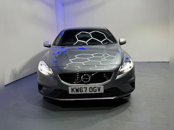 Used Volvo V40 2017 for sale - 76057165: Photo 2