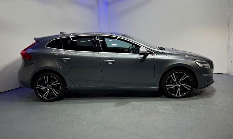 Used Volvo V40 2017 for sale - 76057165: Photo 4