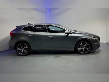 Used Volvo V40 2017 for sale - 76057165: Photo 4