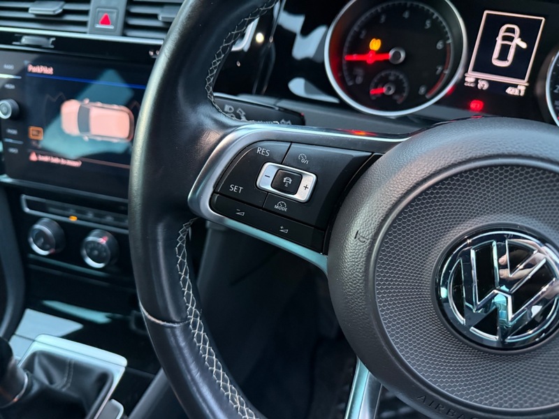 Used Volkswagen Golf 2018 for sale - 76482624: Photo 11