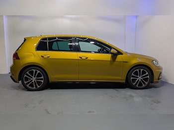 Used Volkswagen Golf 2018 for sale - 76482624: Photo