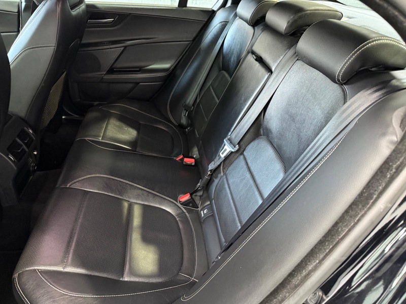Used Jaguar XE 2016 for sale - 76618312: Photo 24