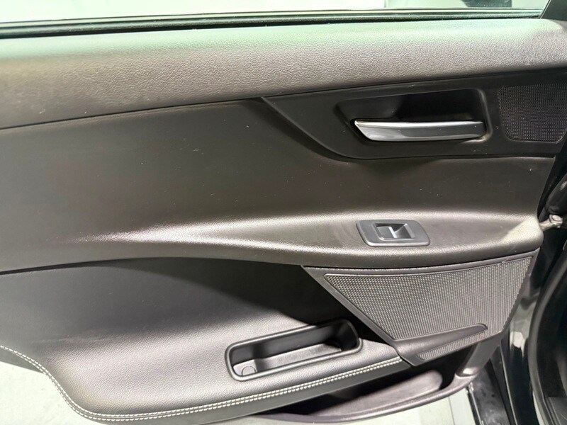 Used Jaguar XE 2016 for sale - 76618312: Photo 25