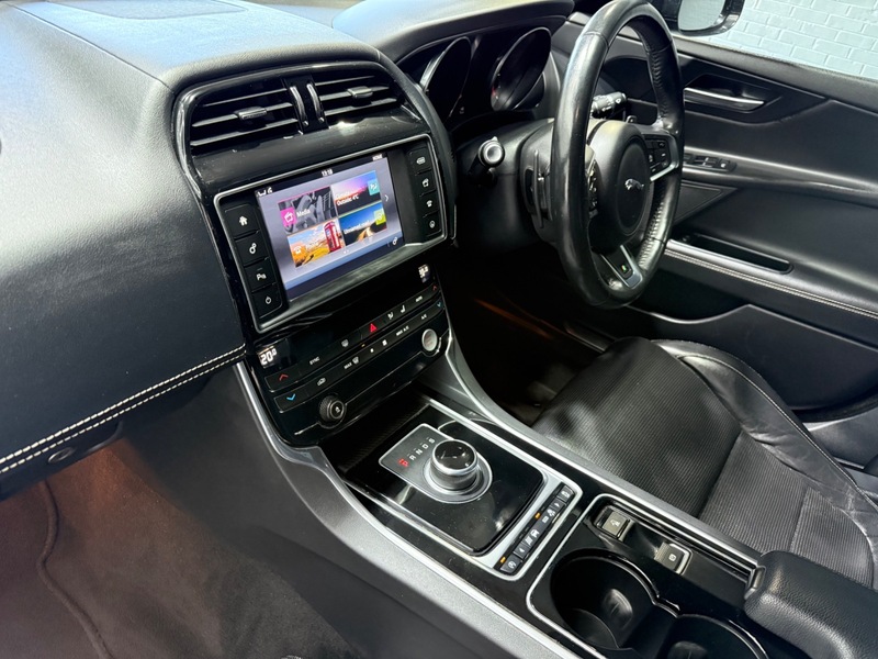 Used Jaguar XE 2016 for sale - 76618312: Photo 28