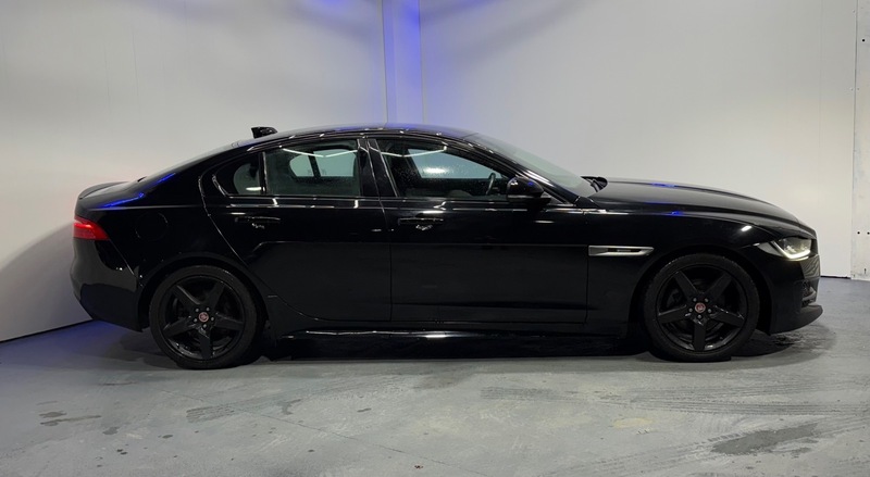 Used Jaguar XE 2016 for sale - 76618312: Photo 5