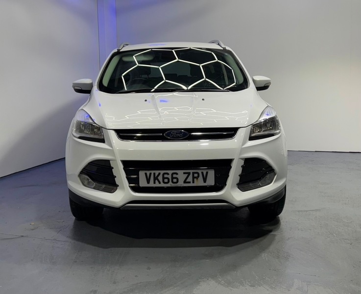 Used Ford Kuga 2016 for sale - 76386968: Photo 2