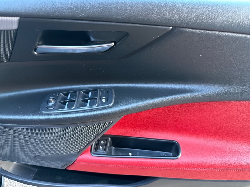 Used Jaguar XE 2016 for sale - 76655562: Photo 11