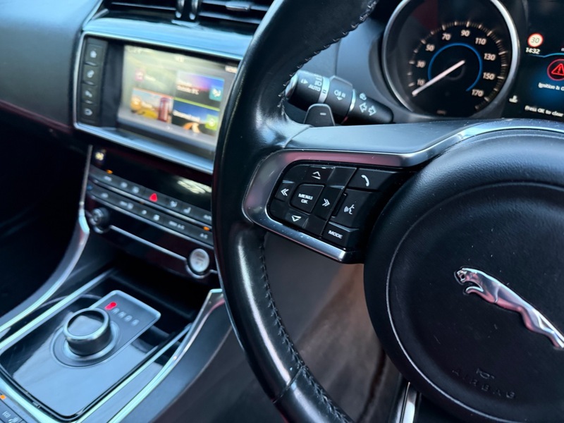 Used Jaguar XE 2016 for sale - 76655562: Photo 13