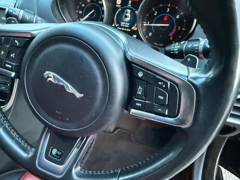 Used Jaguar XE 2016 for sale - 76655562: Photo 14