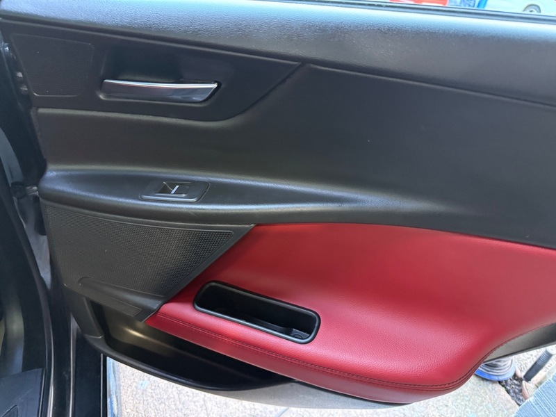 Used Jaguar XE 2016 for sale - 76655562: Photo 18