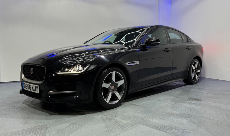Used Jaguar XE 2016 for sale - 76655562: Photo 3