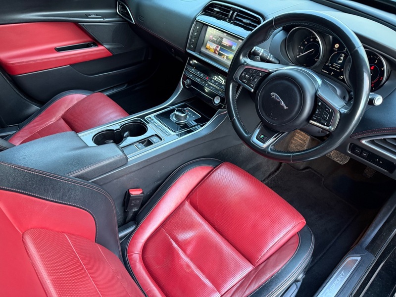 Used Jaguar XE 2016 for sale - 76655562: Photo 9