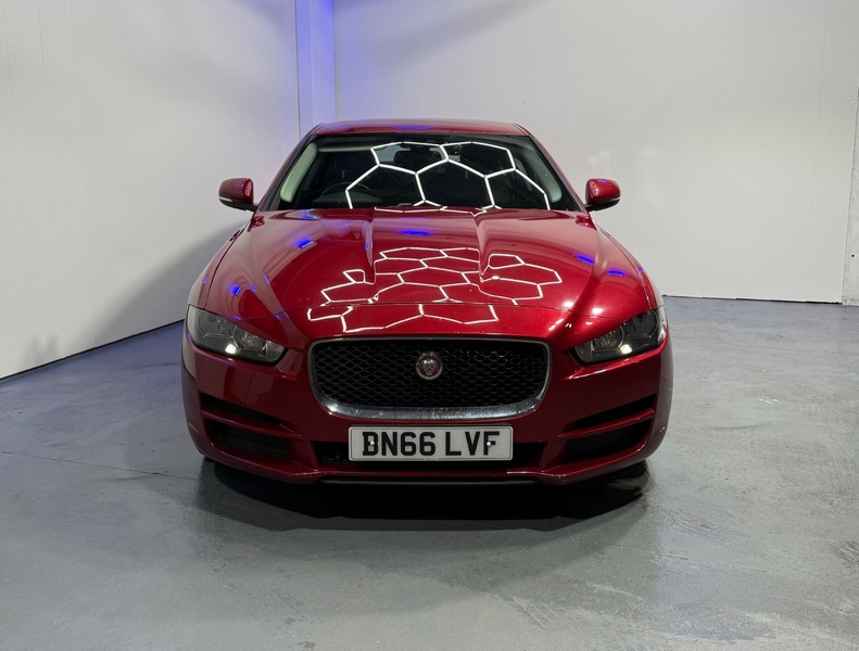 Used Jaguar XE 2016 for sale - 76368357: Photo 2