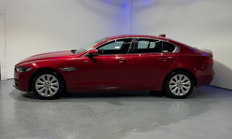 Used Jaguar XE 2016 for sale - 76368357: Photo 4