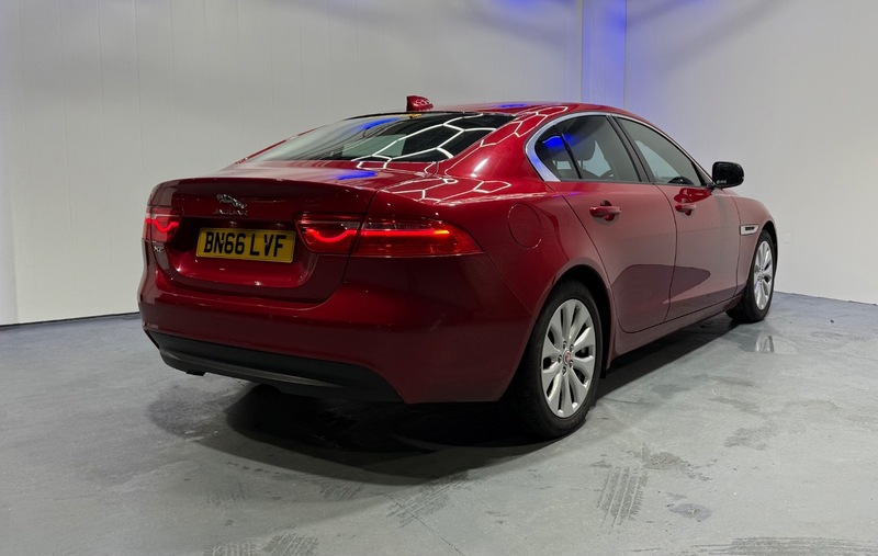 Used Jaguar XE 2016 for sale - 76368357: Photo 6