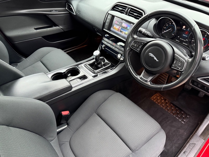 Used Jaguar XE 2016 for sale - 76368357: Photo 9