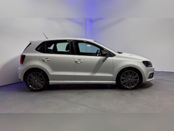 Used Volkswagen Polo 2015 for sale - 78288986: Photo
