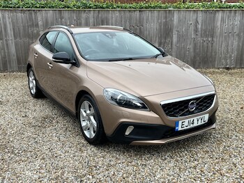 Used Volvo V40 2014 for sale - 76564887: Photo