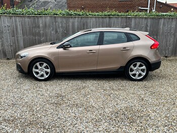 Used Volvo V40 2014 for sale - 76564887: Photo