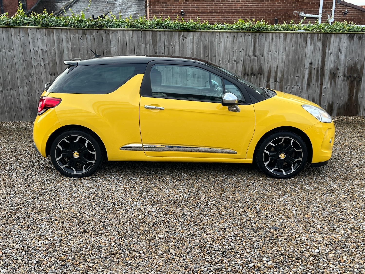 Used Citroen DS3 2011 for sale - 76651001: Photo 6