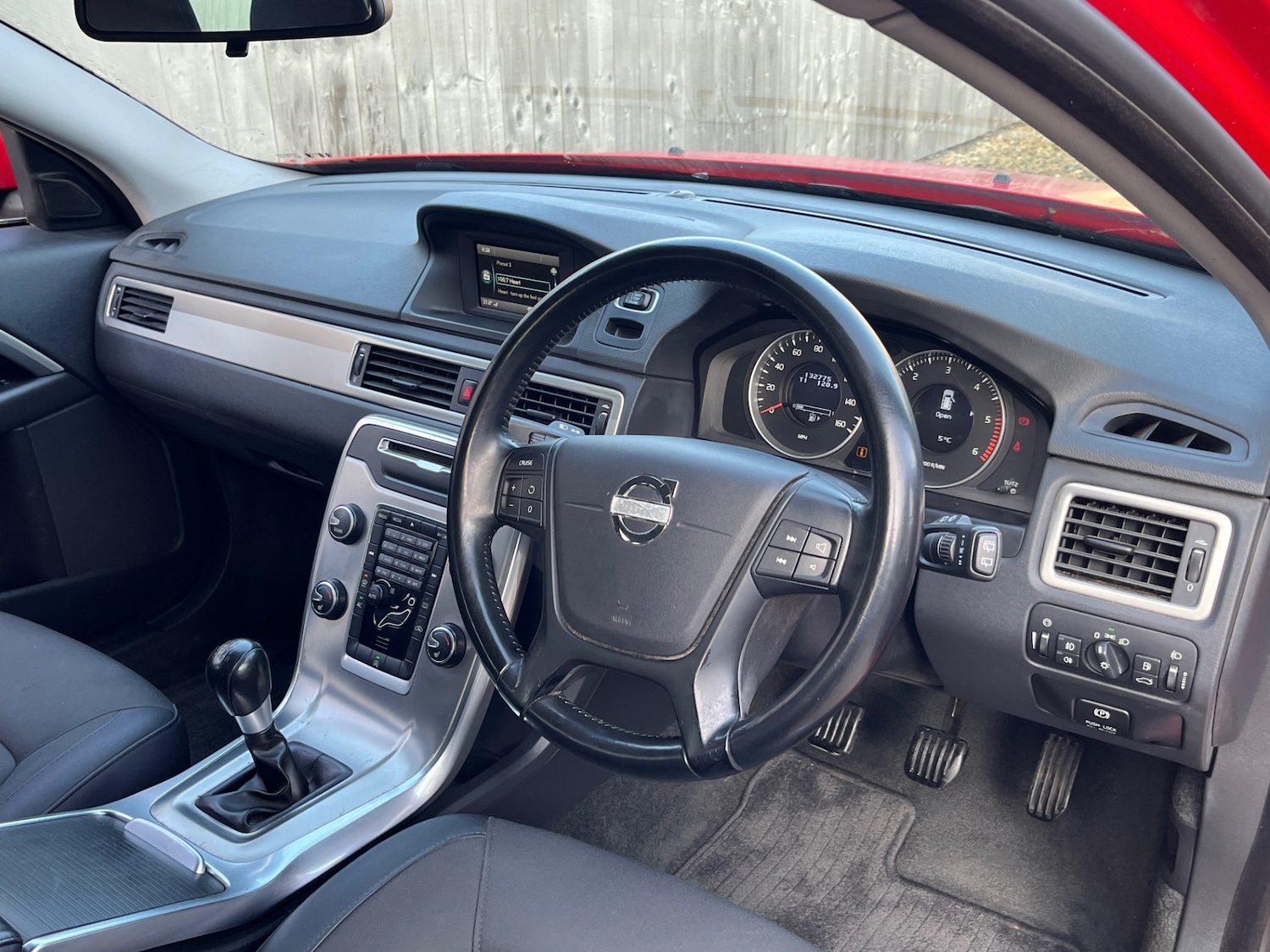 Used Volvo V70 2012 for sale - 77755964: Photo 10