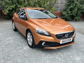 Used Volvo V40 2013 for sale - 79244104: Photo