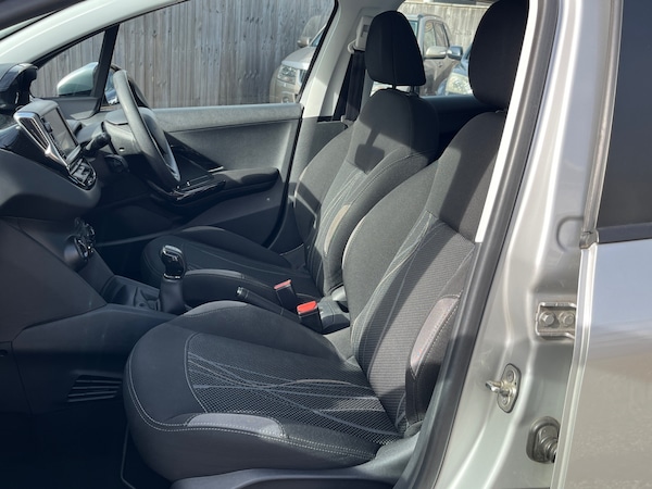 Used Peugeot 208 2015 for sale - 76162150: Photo 13