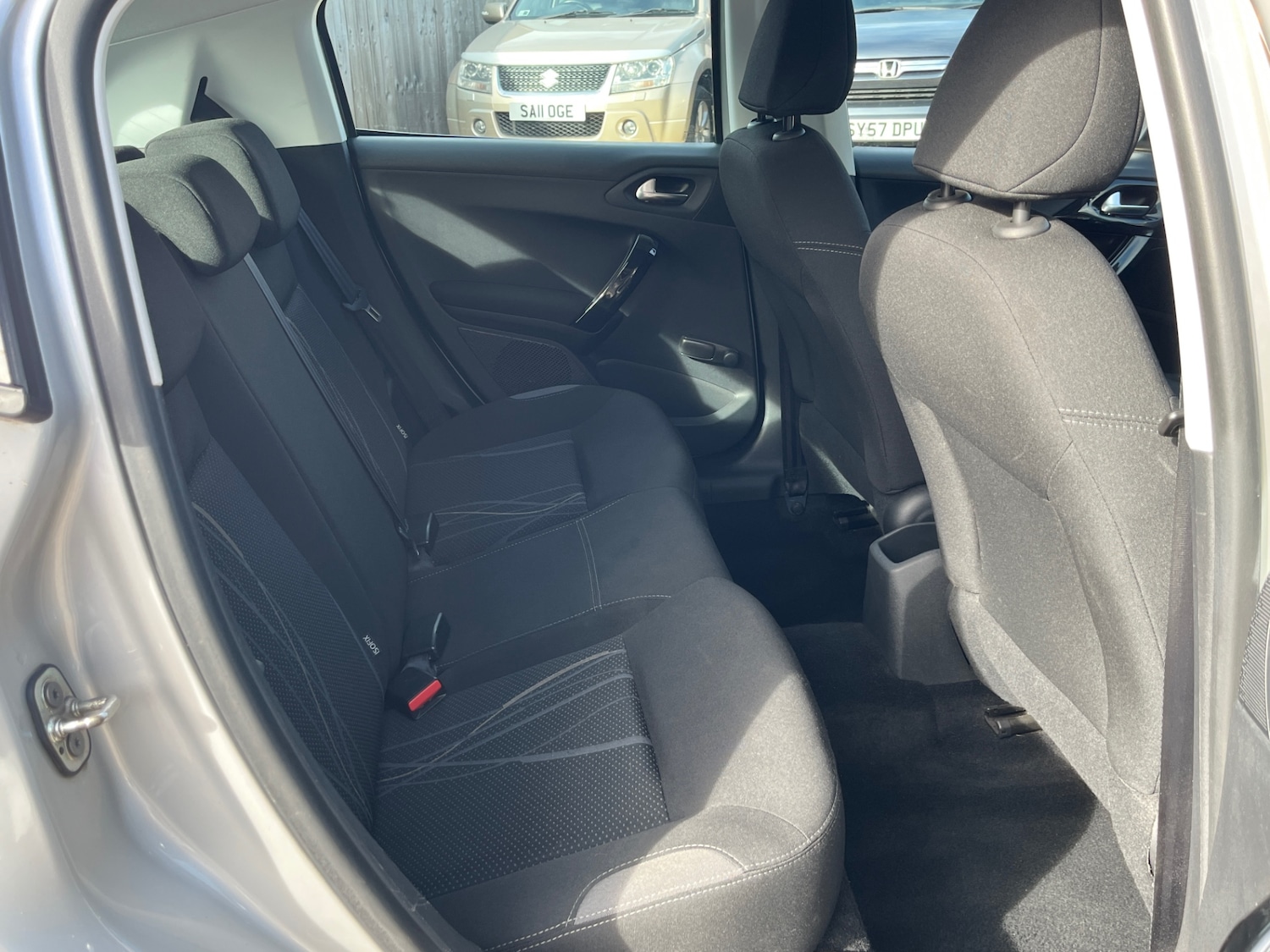 Used Peugeot 208 2015 for sale - 76162150: Photo 15