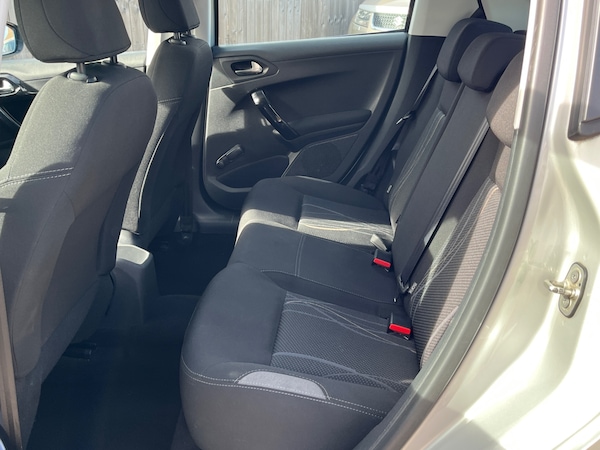 Used Peugeot 208 2015 for sale - 76162150: Photo 16