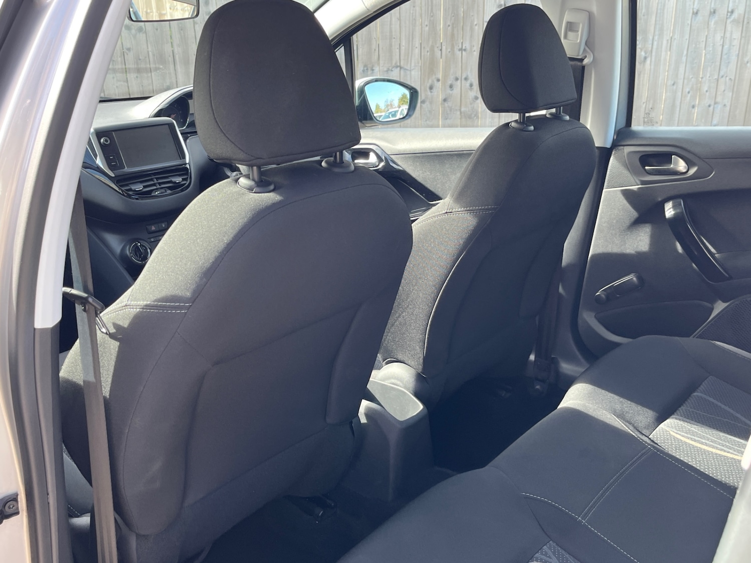 Used Peugeot 208 2015 for sale - 76162150: Photo 17